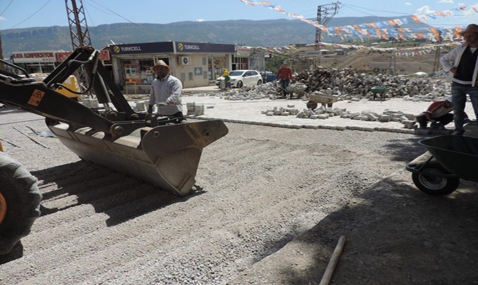 Çarşı Merkezde Kilitli Parke Taşı Döşeme Çalışmaları galerisi resim 6